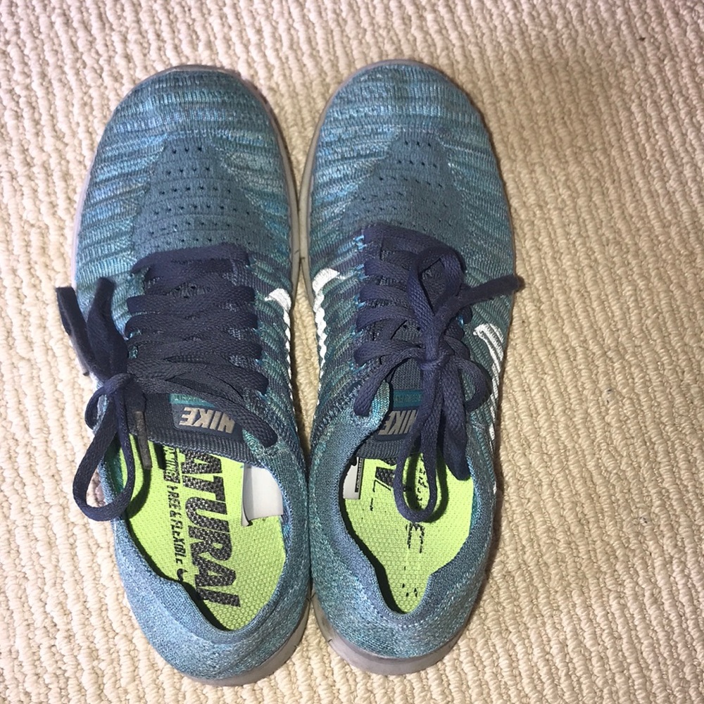 NIKE FREE